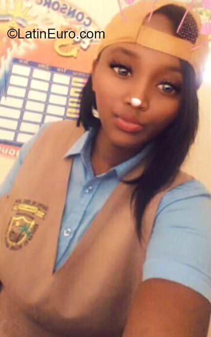 Date this tall Dominican Republic girl Ana lidia from Juan Dolio DO35809