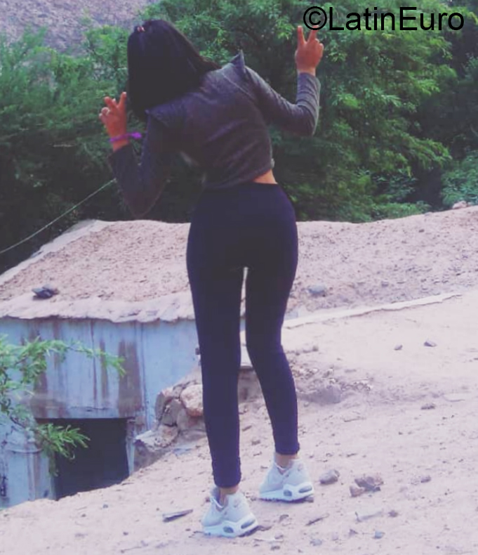 Date this athletic Argentina girl Romina from Salta AR231