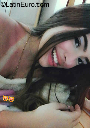 Date this charming Venezuela girl Francy from Lara VE3066