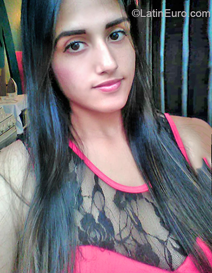 Date this funny Venezuela girl Grey from Barinas VE2691