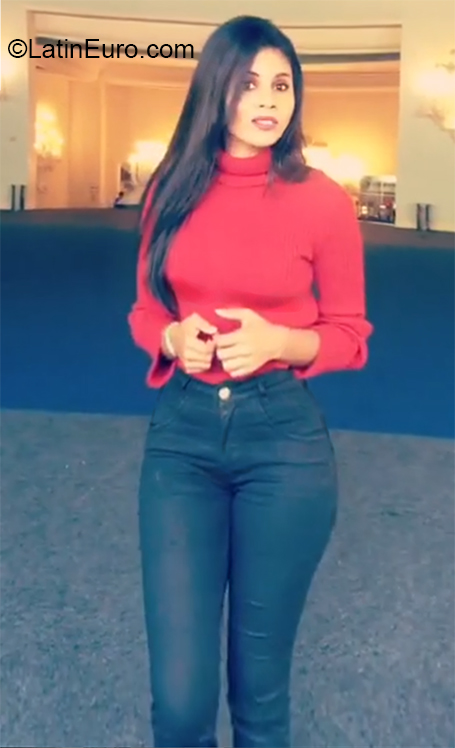 Date this lovely Brazil girl Josy from Rio De Janeiro BR11606