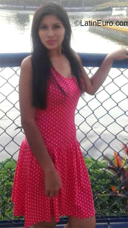 Date this good-looking Peru girl Mariah from Lima PE1437
