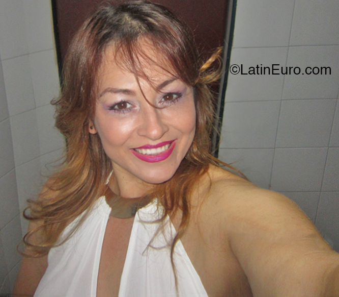 Date this lovely Colombia girl Francia from Cali CO26064
