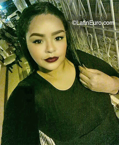 Date this voluptuous Colombia girl Sindy from Barranquilla CO26070