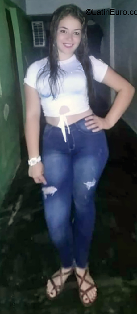 Date this georgeous Colombia girl Yaireth from Cucuta CO26072