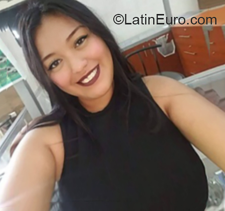 Date this stunning Guatemala girl Yanni from Guatemala City GT115