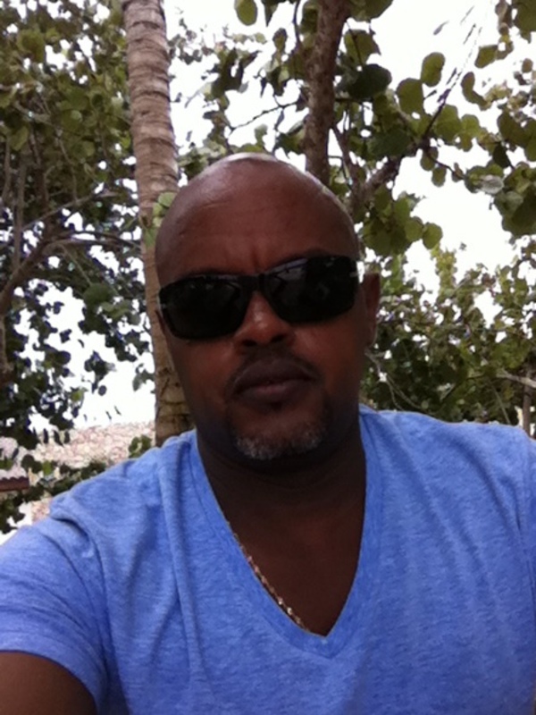 Date this pretty Canada man T from Toronto CA816