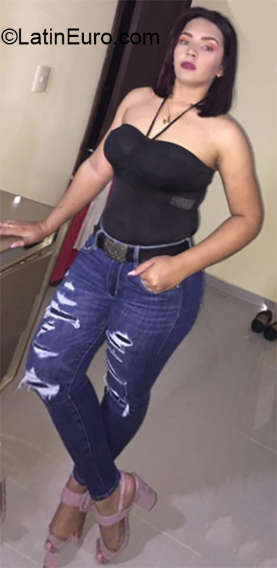 Date this hard body Dominican Republic girl Dilena from Nagua DO36212