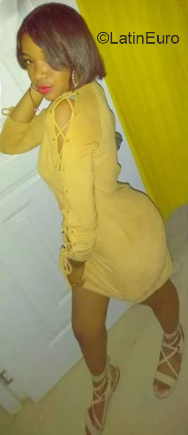 Date this good-looking Dominican Republic girl Haidy from Santo Domingo DO36222