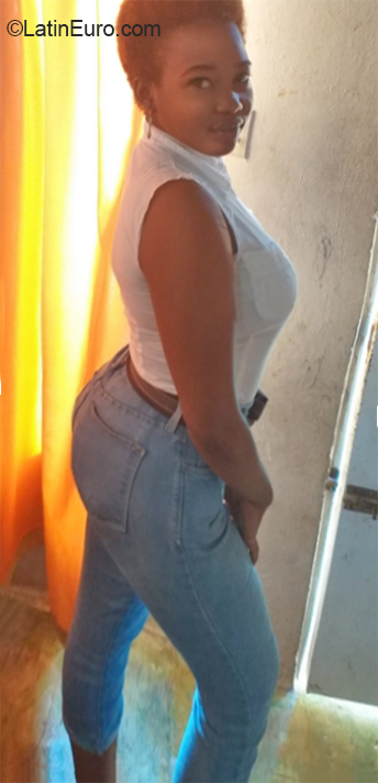 Date this young Dominican Republic girl Kate from Santo Domingo DO36281