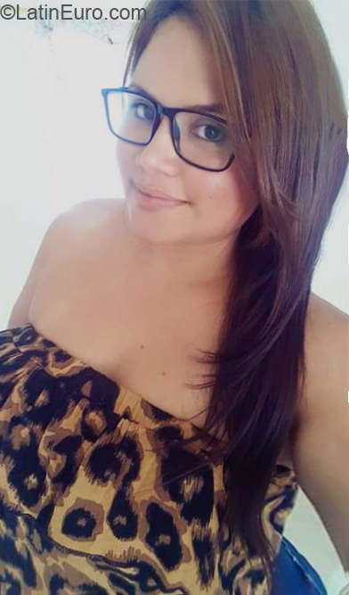 Date this hot Colombia girl Laura from Barranquilla CO26731