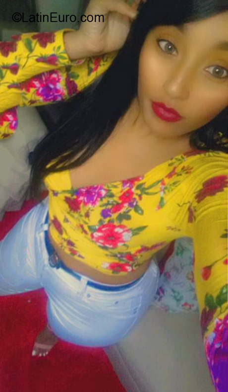 Date this exotic Dominican Republic girl Elizabeth from Santiago DO36328