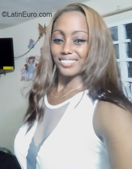 Date this tall Cuba girl Yanis from Cuba CU618