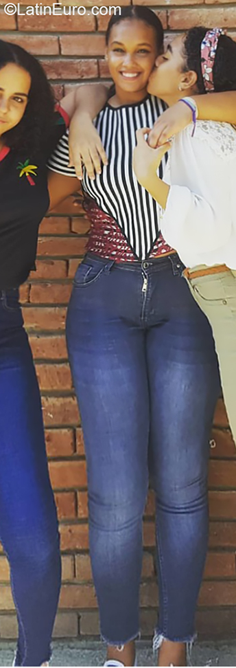 Date this fun Dominican Republic girl Amelia from Santiago De Los Caballeros DO36369