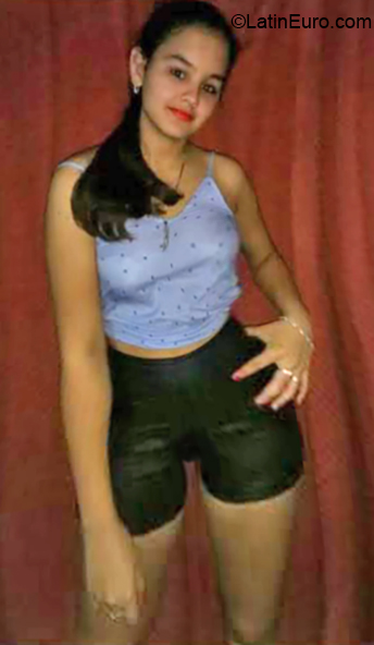 Date this gorgeous Argentina girl Ivi from Cordoba AR251