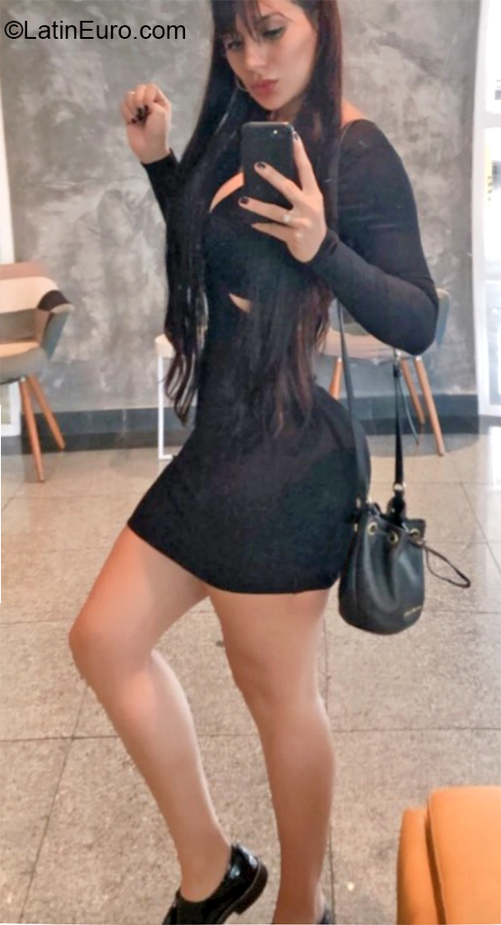 Date this voluptuous Colombia girl Maria from Panama City CO26208