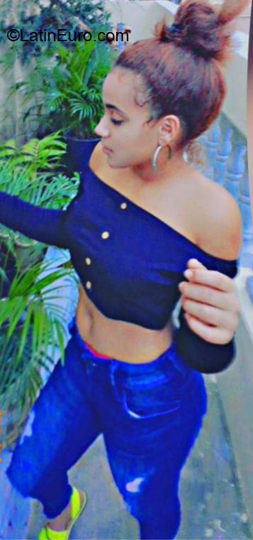 Date this passionate Dominican Republic girl Karol from La Vega DO36415