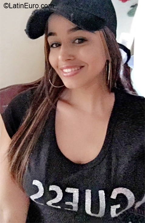Date this delightful Dominican Republic girl PAMELA from Santo Domigo DO36433