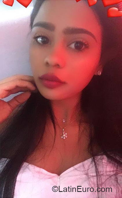 Date this attractive Dominican Republic girl Lorena from Santiago DO36494