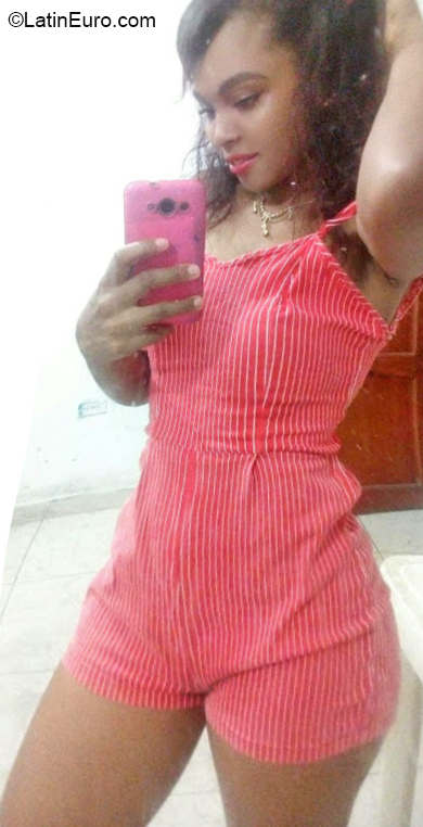 Date this foxy Colombia girl Isabel from Quibdo CO26272