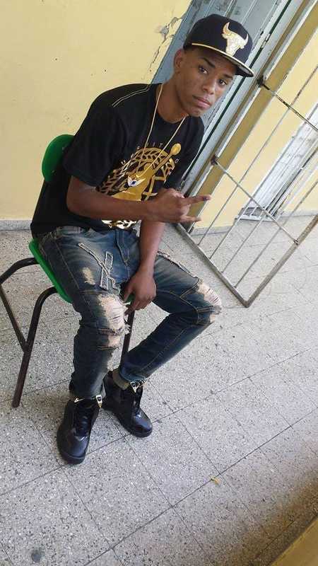 Date this hard body Dominican Republic man Evinson from Santiago DO36564