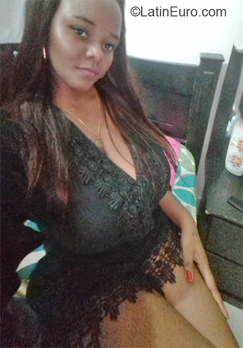 Date this passionate Colombia girl Kelly from Cali CO26278