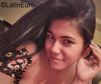 Date this attractive Venezuela girl Ana Paula from Caracas VE2796