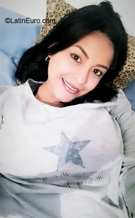 Date this stunning Colombia girl Mary from Medellin CO26285