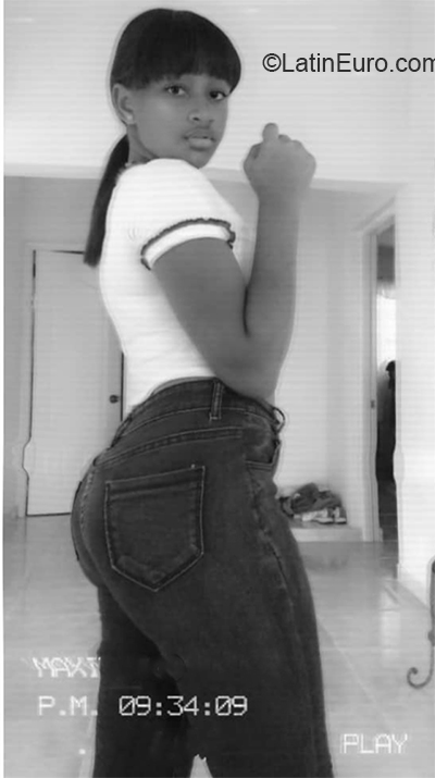 Date this happy Dominican Republic girl Maxil from Hato Mayor DO36585