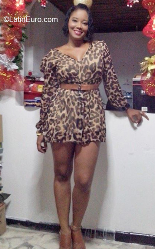 Date this hot Colombia girl Yesenia from Cali CO26300