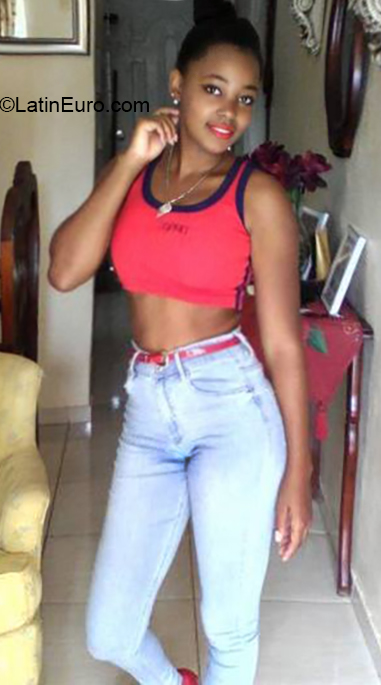 Date this fun Dominican Republic girl Mariela from Santo Domingo DO36641