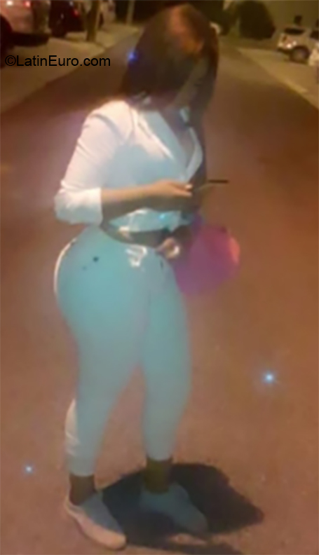 Date this nice looking Dominican Republic girl Keisha from Santo Domingo DO36689