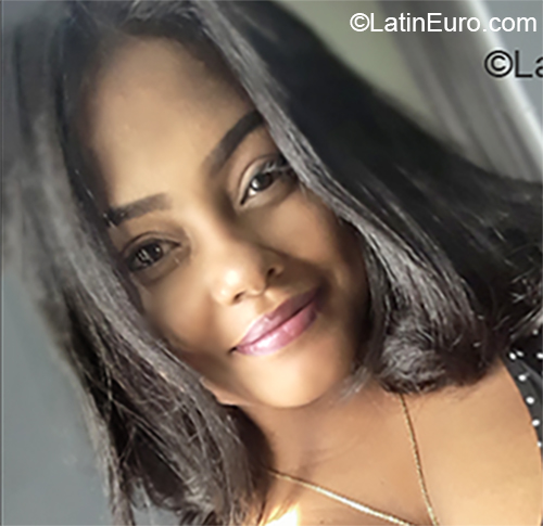 Date this georgeous Dominican Republic girl Maria Fernanda from Santo Domingo DO36746