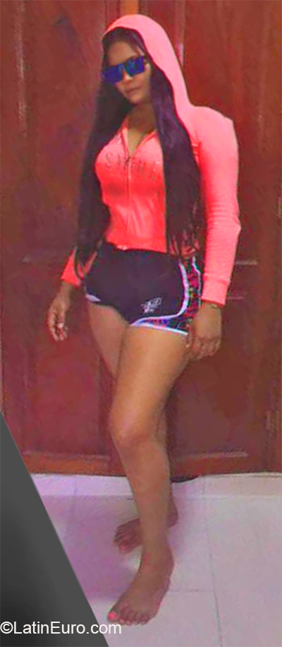 Date this lovely Dominican Republic girl Isa rosee from Santo Domingo DO36790