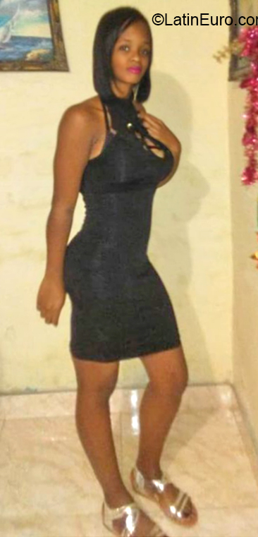 Date this voluptuous Dominican Republic girl Yuleisi from Santo Domingo DO36802
