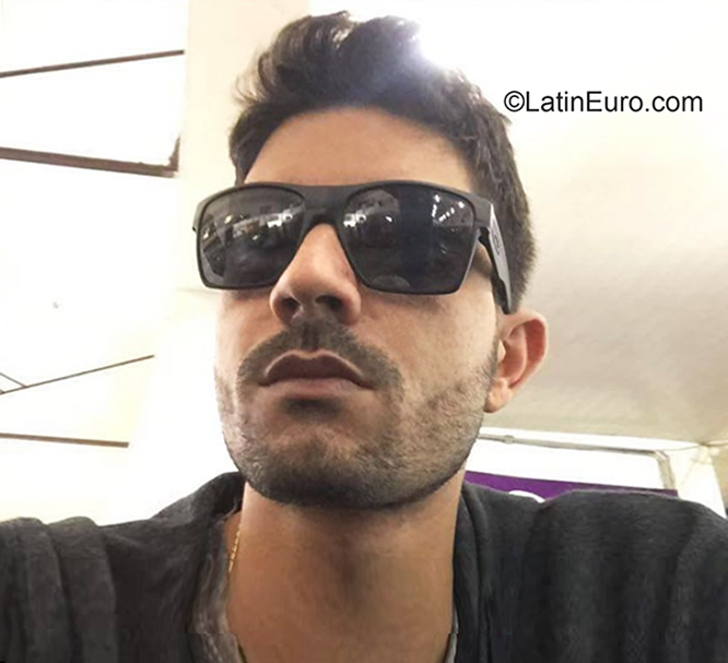 Date this hot Brazil man Felipe from Primavera do Leste BR10994