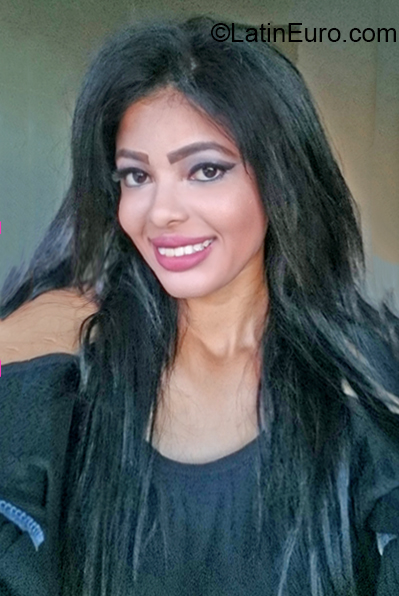Date this sultry Brazil girl Amanda from Fortaleza BR10998