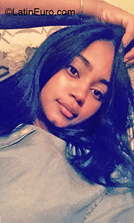 Date this tall Dominican Republic girl Thalia from Santo Domingo DO36888