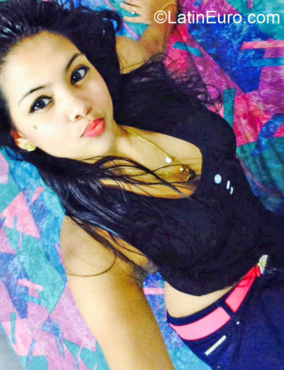 Date this lovely Dominican Republic girl Darlenis from Santiago DO36929
