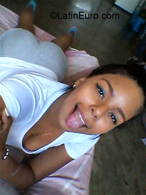 Date this cute Venezuela girl Cristina from Caracas VE2876