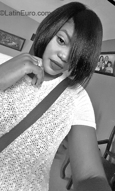 Date this georgeous Dominican Republic girl Winy from Santo Domingo DO37035