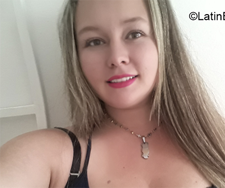 Date this funny Colombia girl Paola from Bogota CO26586