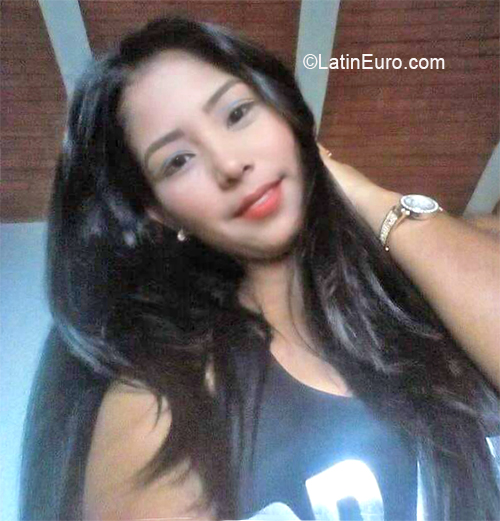 Date this attractive Colombia girl Luz from Villavicencio CO26591