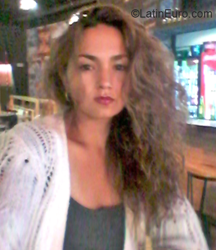 Date this gorgeous Colombia girl Yudi from Medellin CO26614