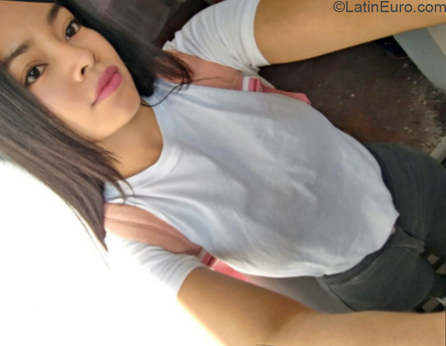 Date this young Venezuela girl Martina from Venezuela VE2939