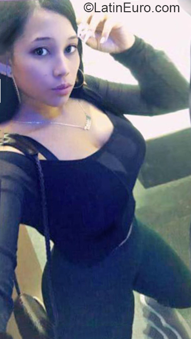 Date this gorgeous Dominican Republic girl Joanna from La Vega DO37177