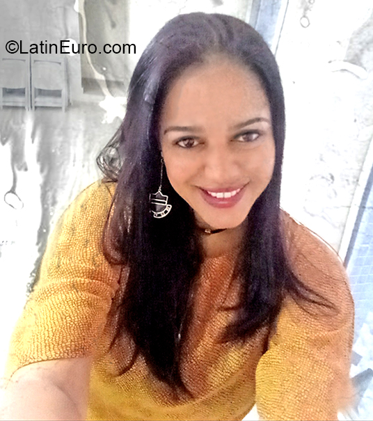 Date this gorgeous Brazil girl Marisa from Rio De Janeiro BR11029
