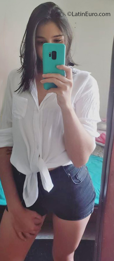 Date this delightful Colombia girl Linda from Armenia CO26658