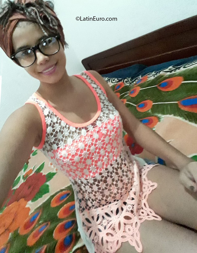 Date this lovely Colombia girl Julia from Bucaramanga CO26659