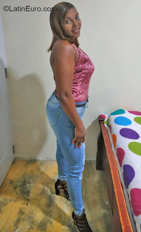 Date this exotic Dominican Republic girl Tania ascota from Santo Domingo DO37297